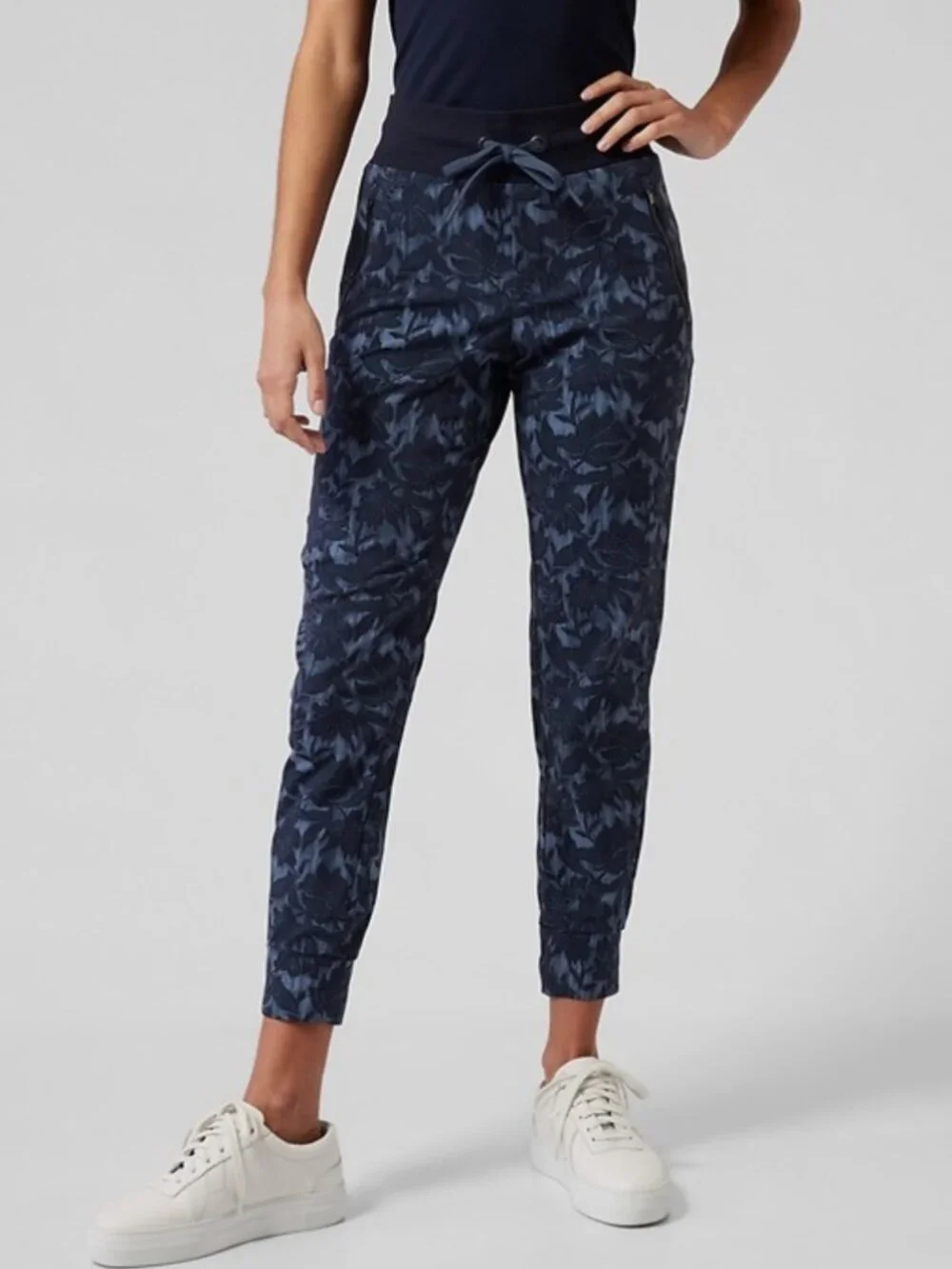 Athleta Matching Set Track Suit Sightseer Lace Jacket and Joggers - M/8
